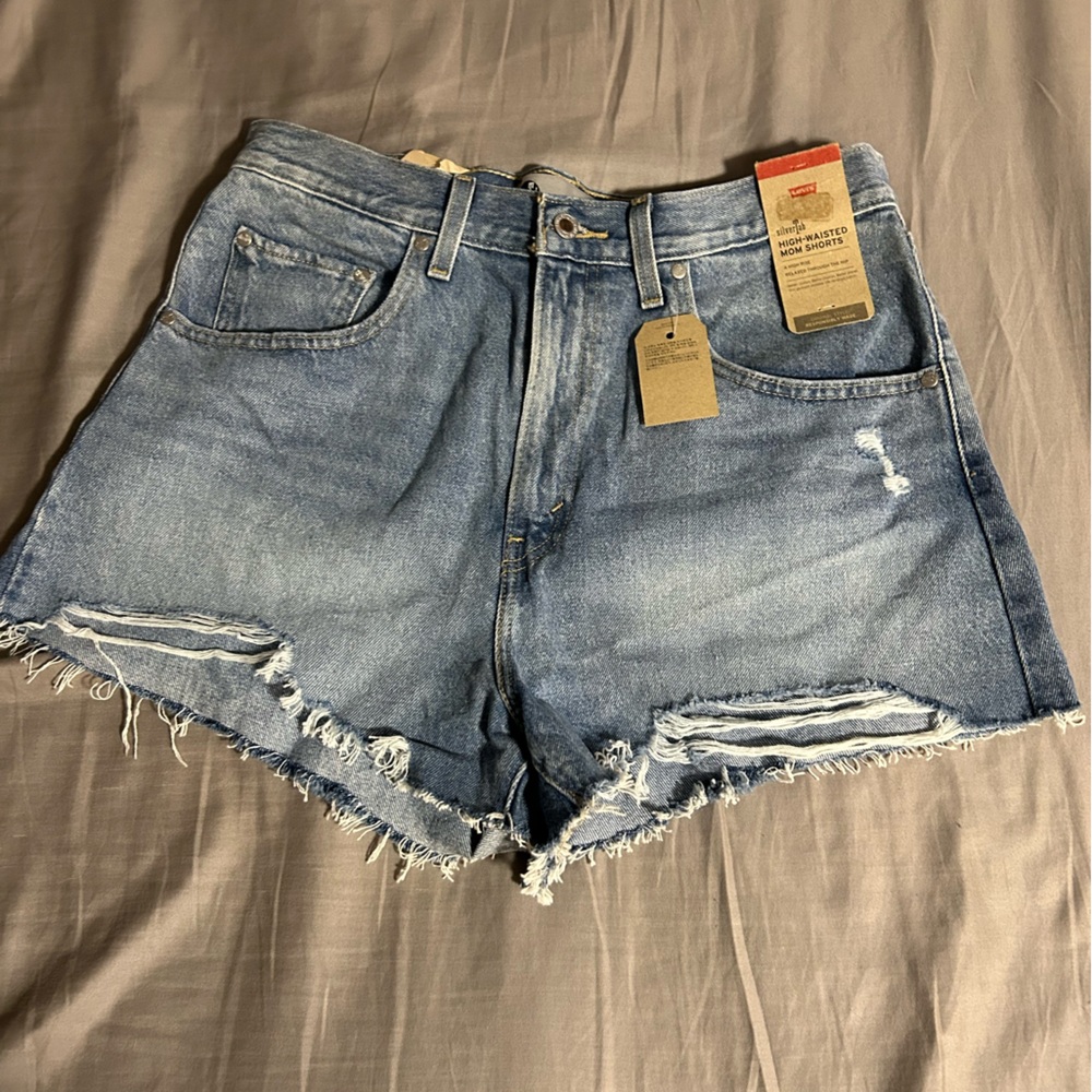Levi's Light Blue Distressed Silver Tab High-Waisted Mom Jean Shorts Size 31